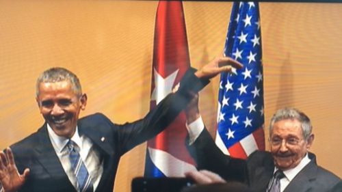obama_castro_hand