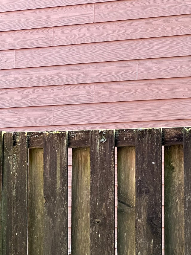 Fence-Siding-Home'