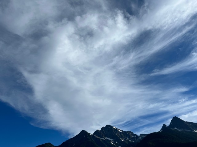 CloudsOverMountains-DiabloLakeOverlook