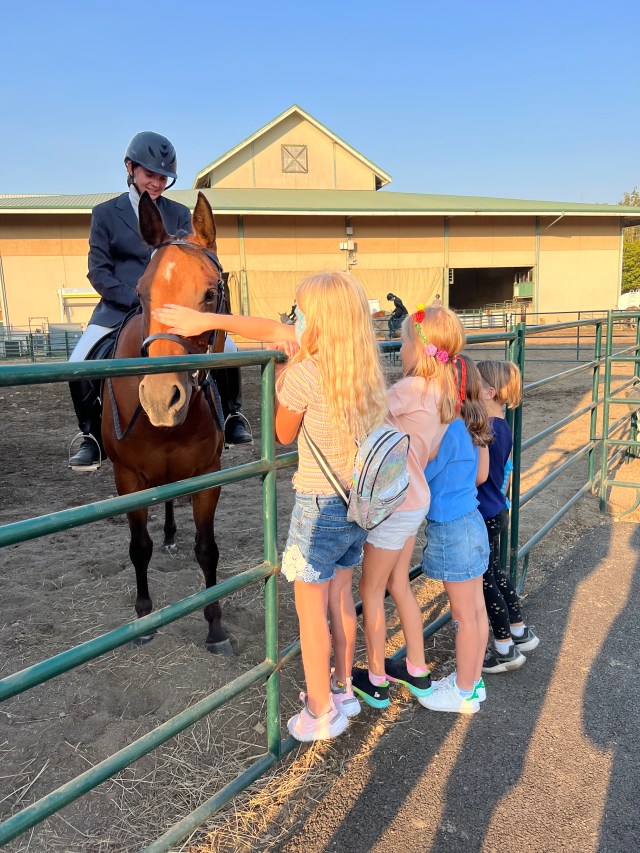 RiderAndAdmirers-Fair2022