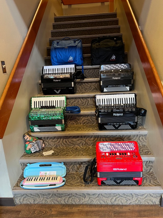 Leavenworth23-Frame-Staircase-Accordions
